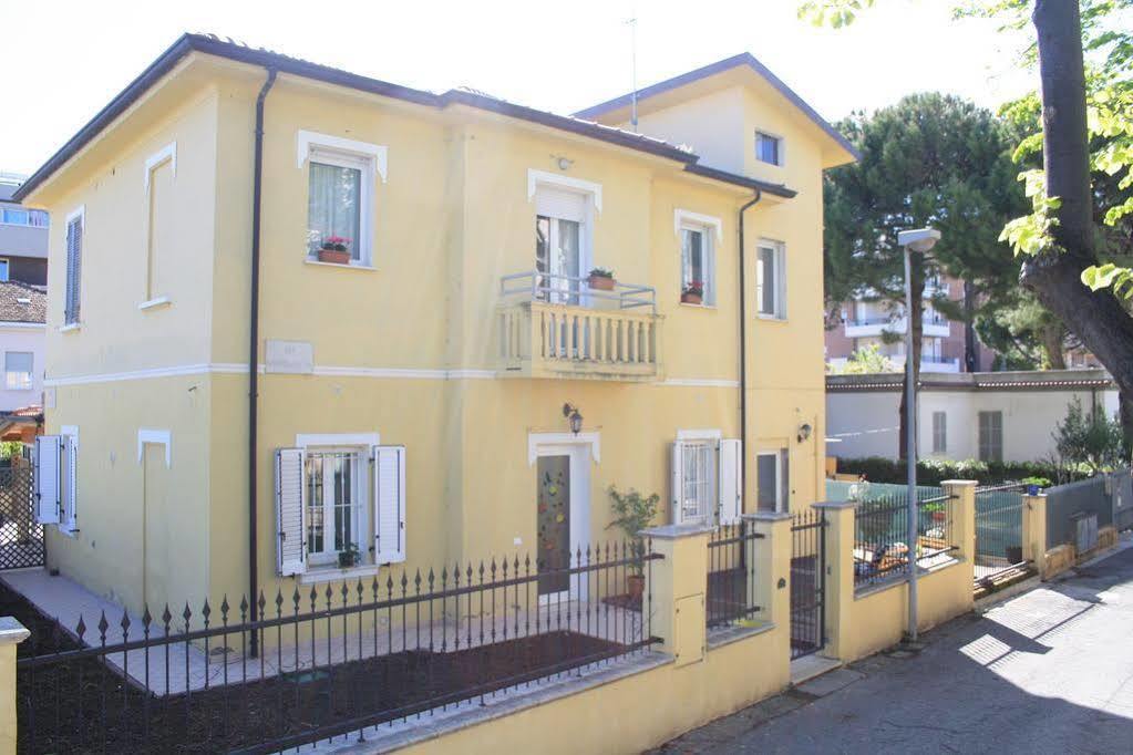 Villa Grazia Римини Екстериор снимка